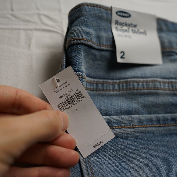 Women's Mid Rise Skinny Jeans, Light Wash, Size 2 - Picture 2 of 11